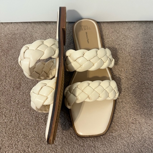 Braided Strap Sandals - Picture 2 of 2